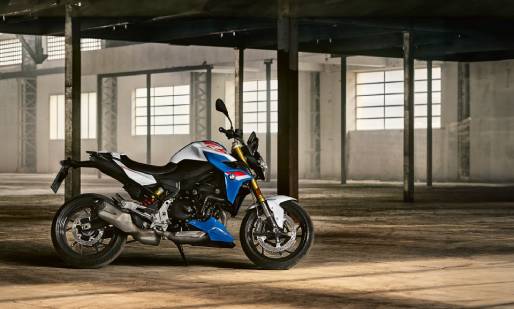 2024 BMW f900R Research page